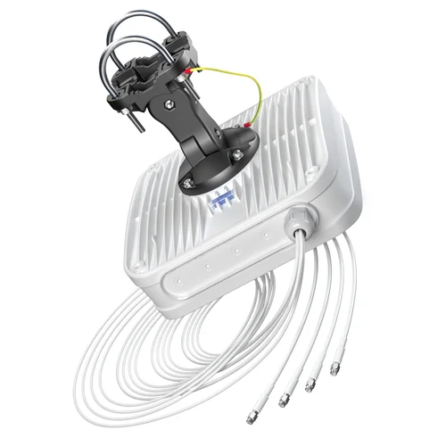 Секторная антенна QuPanel LTE MIMO 4x4, LTE, 10м кабель, SMA разъём